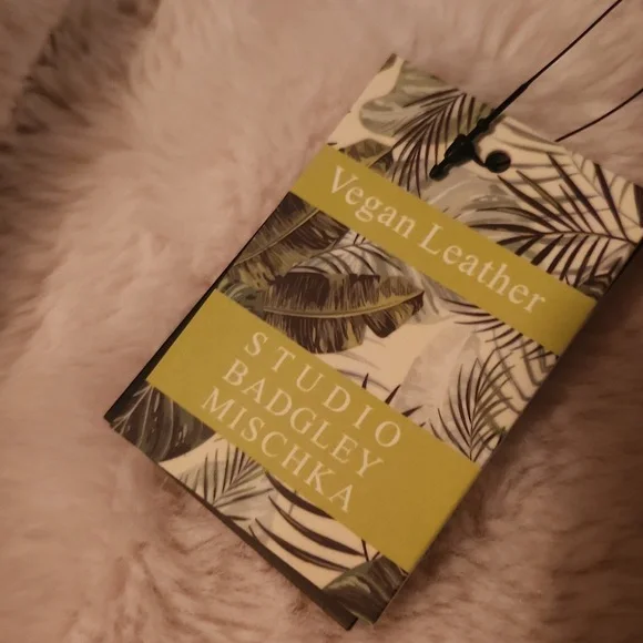 Studio Badgley Mischka elegant Pink Quilted Clutch - Picture 2 of 4